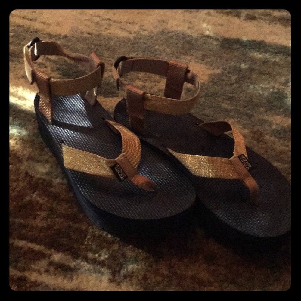 Gold platform TEVA sandals. GUC. SIZE 9